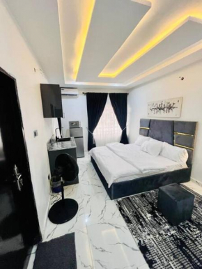 Studio Apartment with Kitchenette in Gudu